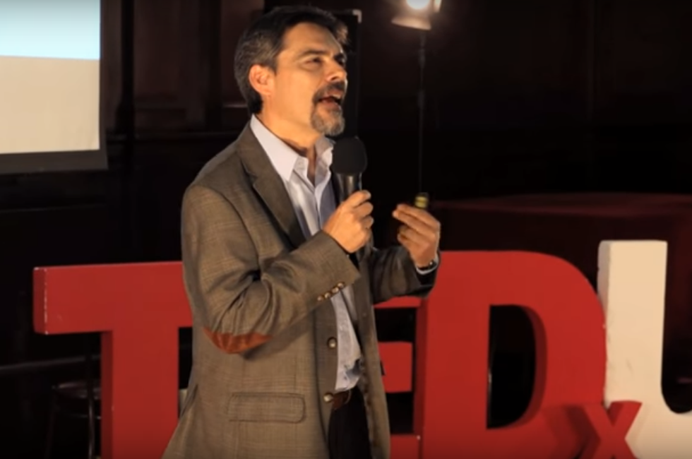 TEDx - Sustancia, sujeto y sociedad ¿Dónde está el problema? | Carlos Damin | TEDxUBA